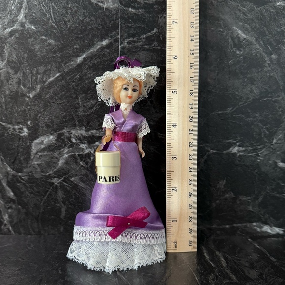 Blinking Eye Paris Doll - Picture 5 of 15